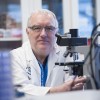 Le Dr John Bell re&#231;oit le Prix pour l’ensemble de la contribution de la Soci&#233;t&#233; canadienne du cancer