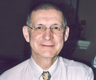 une personne portant une cravate