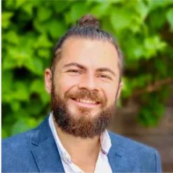 Image of Dr. Ruslan Rust