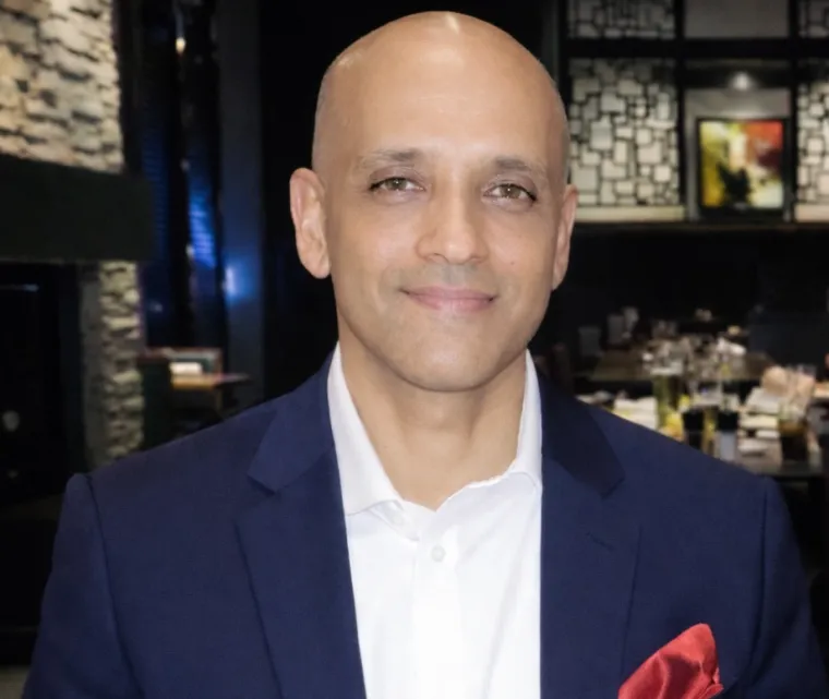 Portrait of Dr. Islam, staff physician at The Ottawa Hospital and Full Professor at the University of Ottawa.